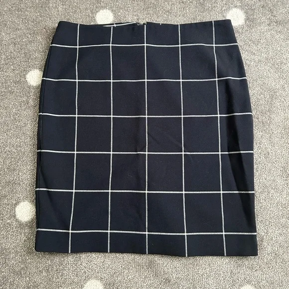 Ann Taylor Geometric print Pencil skirt 👗👗 - Picture 1 of 3